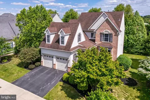 421 Waynebrook Dr, Chester Springs, PA 19425