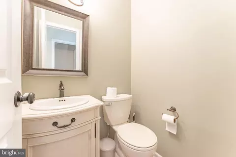 Bath - 11 Chateau Cir, Chesterbrook, PA 19087 photo 1 of 4