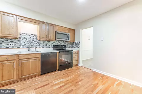 Kitchen - 11 Chateau Cir, Chesterbrook, PA 19087 photo 2 of 3