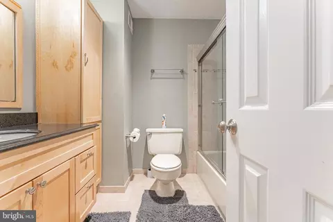 Bath - 11 Chateau Cir, Chesterbrook, PA 19087 photo 3 of 4