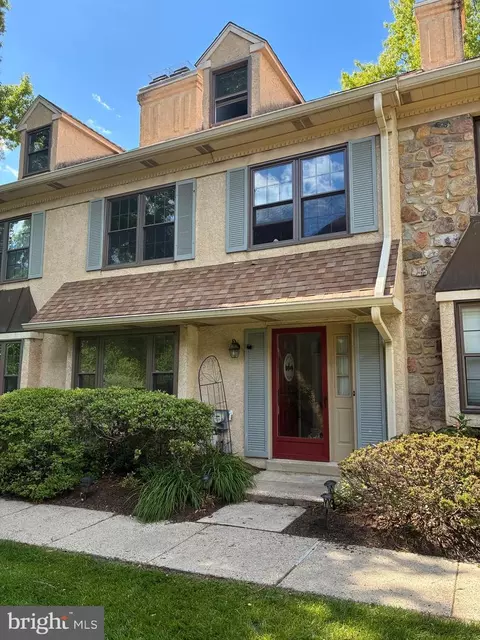 11 Chateau Cir, Chesterbrook, PA 19087
