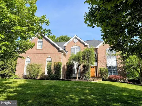2069 Saint Andrews Dr, Berwyn, PA 19312