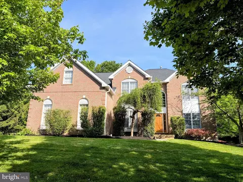 2069 Saint Andrews Dr, Berwyn, PA 19312