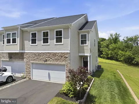 727 Hunsberger Rd, Spring City, PA 19475