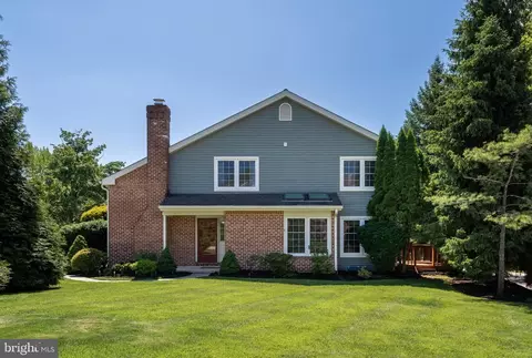 79 Abrams Ln, Chesterbrook, PA 19087