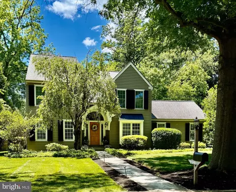 6 Amy Ln, Malvern, PA 19355