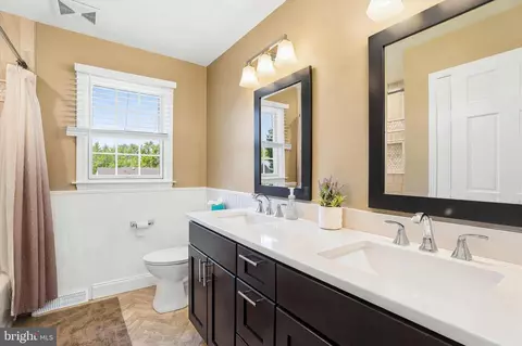 Bath - 1476 Salomon Ln, Chesterbrook, PA 19087 photo 1 of 4