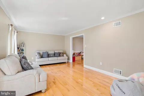 Living - 1476 Salomon Ln, Chesterbrook, PA 19087 photo 1 of 5