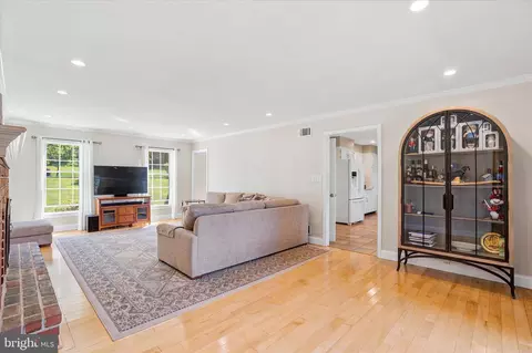 Living - 1476 Salomon Ln, Chesterbrook, PA 19087 photo 5 of 5