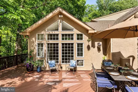 Exterior - 406 Brighton Cir, Devon, PA 19333 photo 5 of 6