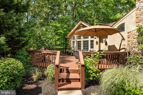 Exterior - 406 Brighton Cir, Devon, PA 19333 photo 2 of 6