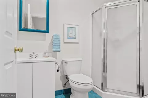 Bath - 406 Brighton Cir, Devon, PA 19333 photo 5 of 5