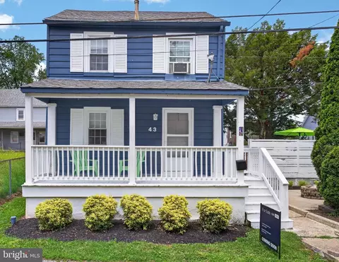 43 Oak St, Phoenixville, PA 19460