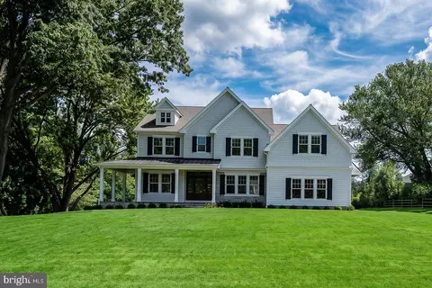 2074 Fox Creek Rd, Berwyn, PA 19312