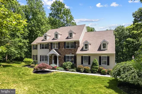 2076 Saint Peters Rd, Pottstown, PA 19465