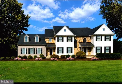 31 Barrington Ln, Chester Springs, PA 19425