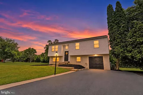 28 Frederick Rd, Coatesville, PA 19320