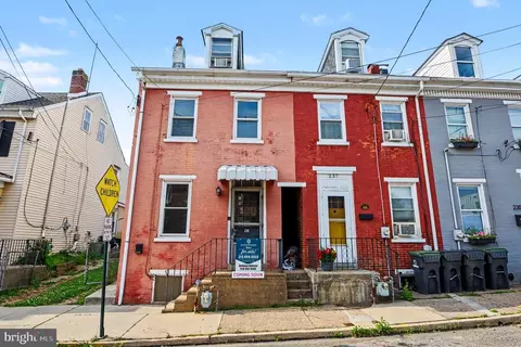239 Hall St, Phoenixville, PA 19460