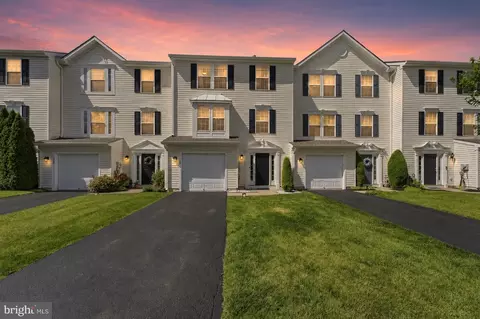 164 S Savanna Dr, Pottstown, PA 19465