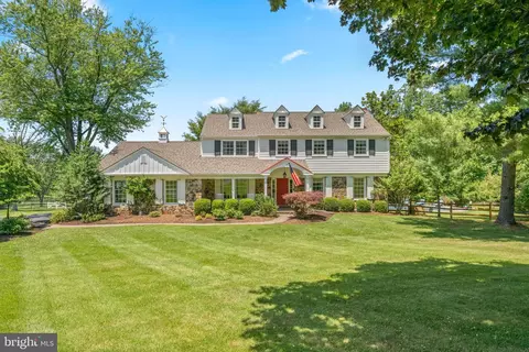 12 Chowning Dr, Malvern, PA 19355