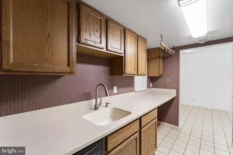Kitchen - 355 Drummers Ln #355, Wayne, PA 19087 photo 4 of 4