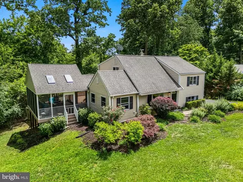 48 Greentree Ln, Malvern, PA 19355