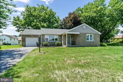 241 Church St, Cochranville, PA 19330