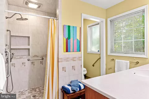 Bath - 223 Upper Gulph, Wayne, PA 19087 photo 1 of 6