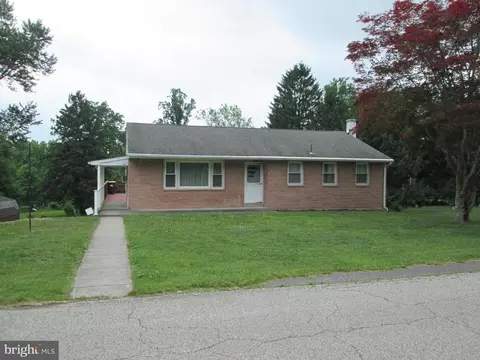 1520 Franklin Dr, Pottstown, PA 19465