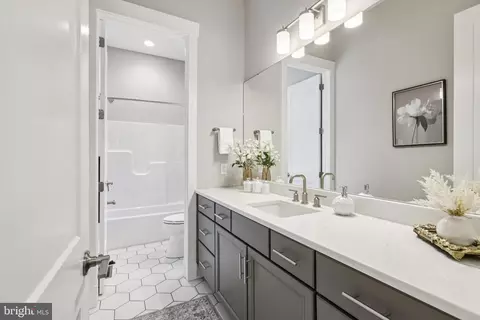 Bath - 520 Newcomen Rd, Exton, PA 19341 photo 1 of 3