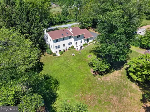 272 Pigeon Creek Rd, Pottstown, PA 19465