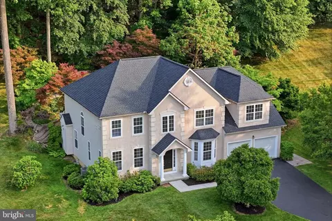 24 White Woods Ln, Malvern, PA 19355