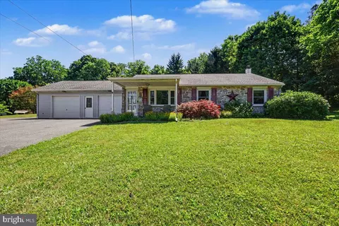 451 Saylors Mill Rd, Spring City, PA 19475