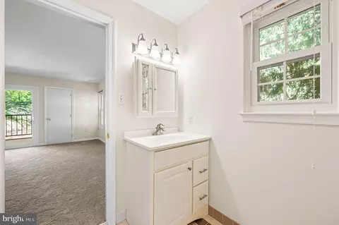 Bath - 242 Valley Stream Ln, Chesterbrook, PA 19087 photo 1 of 3
