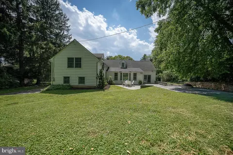 Exterior - 213 N Fairfield Rd, Devon, PA 19333 photo 7 of 8