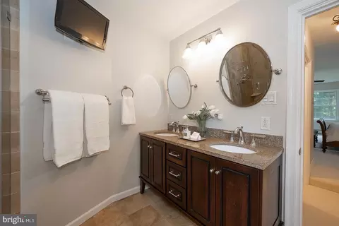 Bath - 213 N Fairfield Rd, Devon, PA 19333 photo 3 of 7