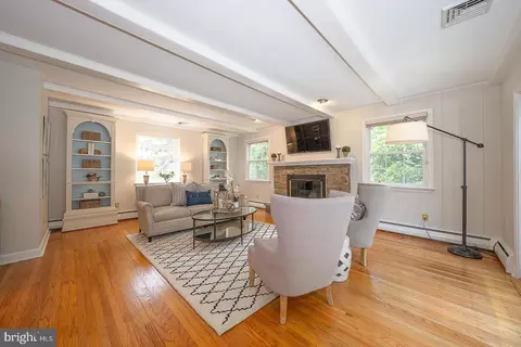 Living - 213 N Fairfield Rd, Devon, PA 19333 photo 2 of 6