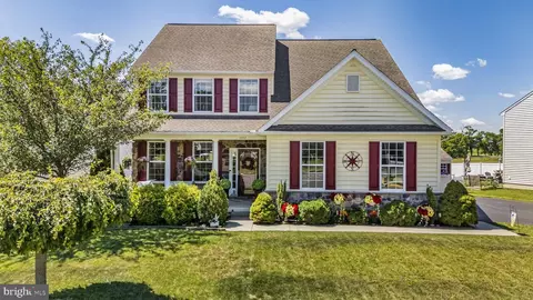 1052 Walnut St, Honey Brook, PA 19344