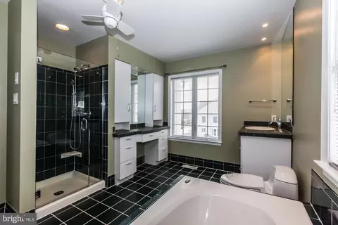 Bath - 331 Bristol Cir, Exton, PA 19341 photo 5 of 6