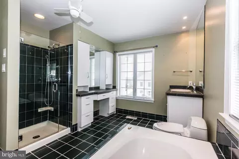 Bath - 331 Bristol Cir, Exton, PA 19341 photo 3 of 6