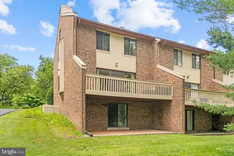Exterior - 10 Elan Ln, Chesterbrook, PA 19087 photo 3 of 7