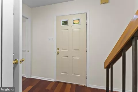 Entry Way - 10 Elan Ln, Chesterbrook, PA 19087 photo 1 of 3