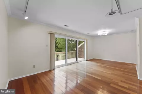 Living - 10 Elan Ln, Chesterbrook, PA 19087 photo 5 of 7