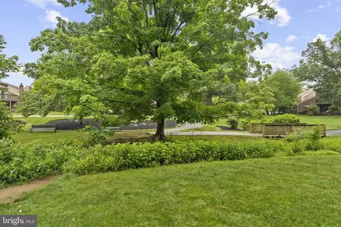 Exterior - 10 Elan Ln, Chesterbrook, PA 19087 photo 7 of 7