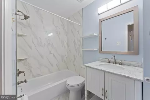 Bath - 10 Elan Ln, Chesterbrook, PA 19087 photo 3 of 3