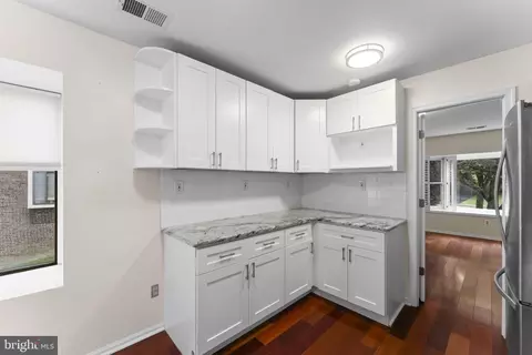Kitchen - 10 Elan Ln, Chesterbrook, PA 19087 photo 3 of 3