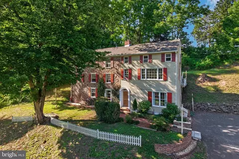 245 Zieber Rd, Spring City, PA 19475