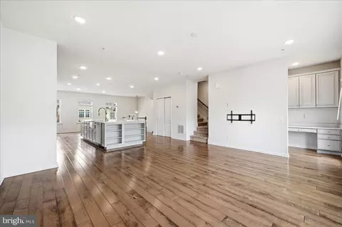 Living - 21 Eagle Ln, Malvern, PA 19355 photo 1 of 6