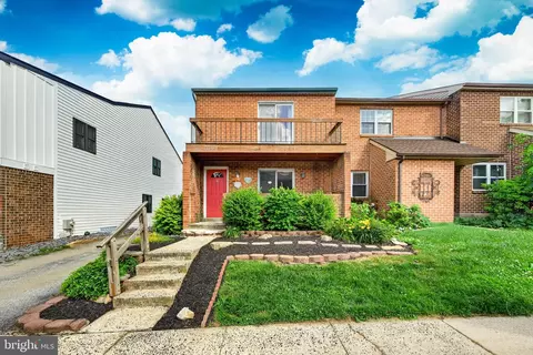 16 Markel Rd, Malvern, PA 19355