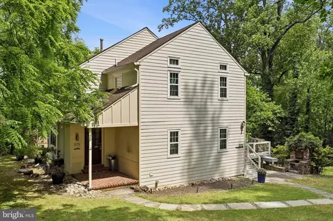Exterior - 575 W Valley Rd, Wayne, PA 19087 photo 3 of 19